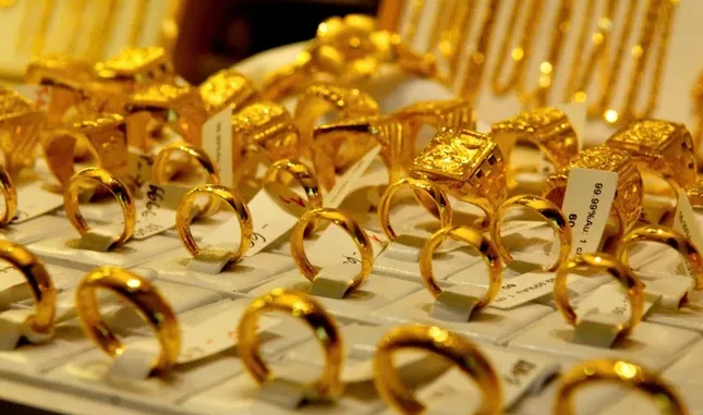 Giá vàng tiếp tục tăng mạnh Giá vàng tiếp tục tăng mạnh